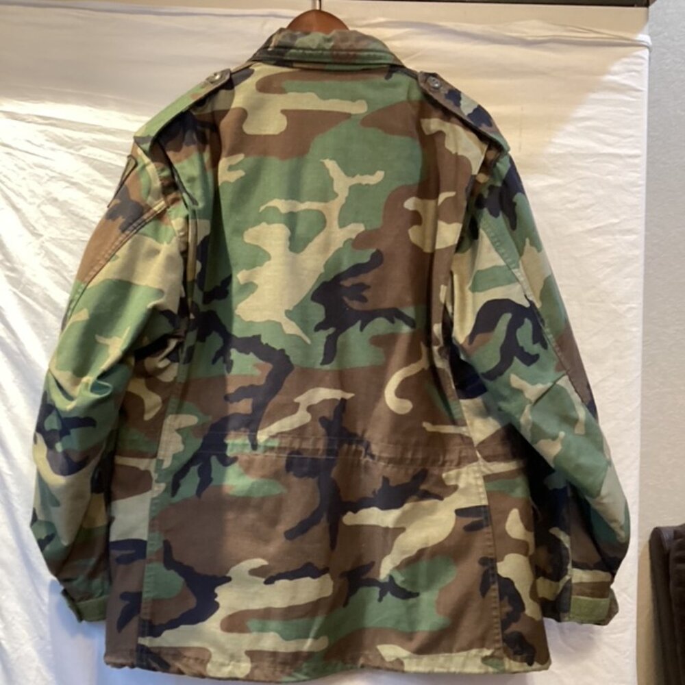 Army Issue Jacket Camo Unisex Medium Short Cold Weather Field Hooded Jacket - Picture 2 of 5